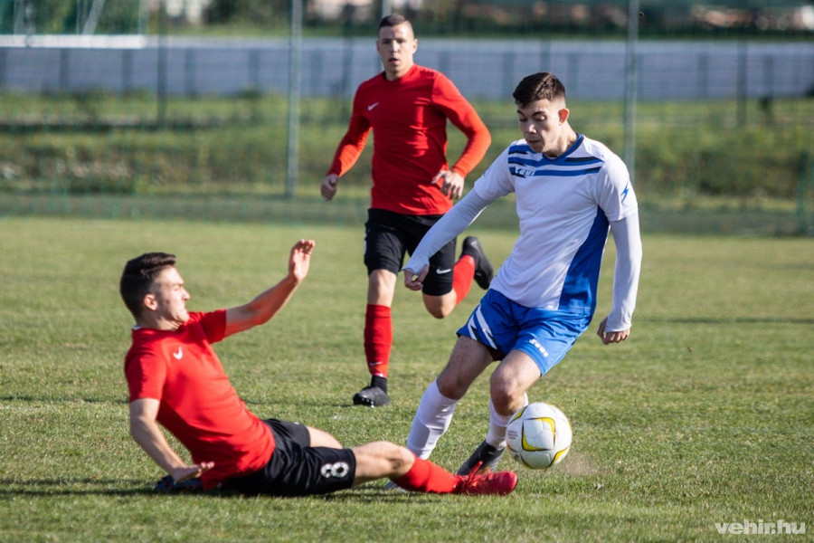 Cikkünk alján képgalériát talál a Zirc-Ajka Kristály találkozóról