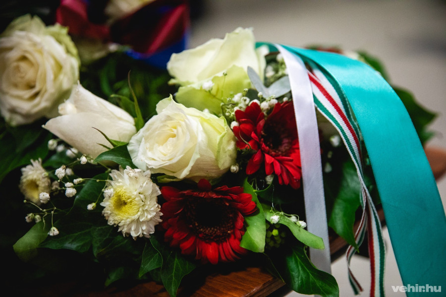 A megemlékezést koszorúzás zárta.