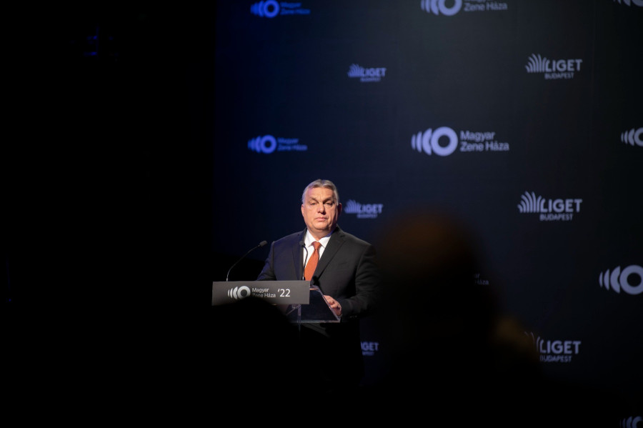 Budapest, 2022. január 22. A Miniszterelnöki Sajtóiroda által közreadott képen Orbán Viktor miniszterelnök beszédet mond a Liget Budapest projektben elkészült Magyar Zene Háza megnyitóján 2022. január 22-én. MTI/Miniszterelnöki Sajtóiroda/Benko Vivien Cher