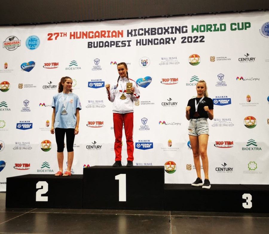 Sipos Regina harmadik lett a világkupán - Fotó: VESC - Weapon Group