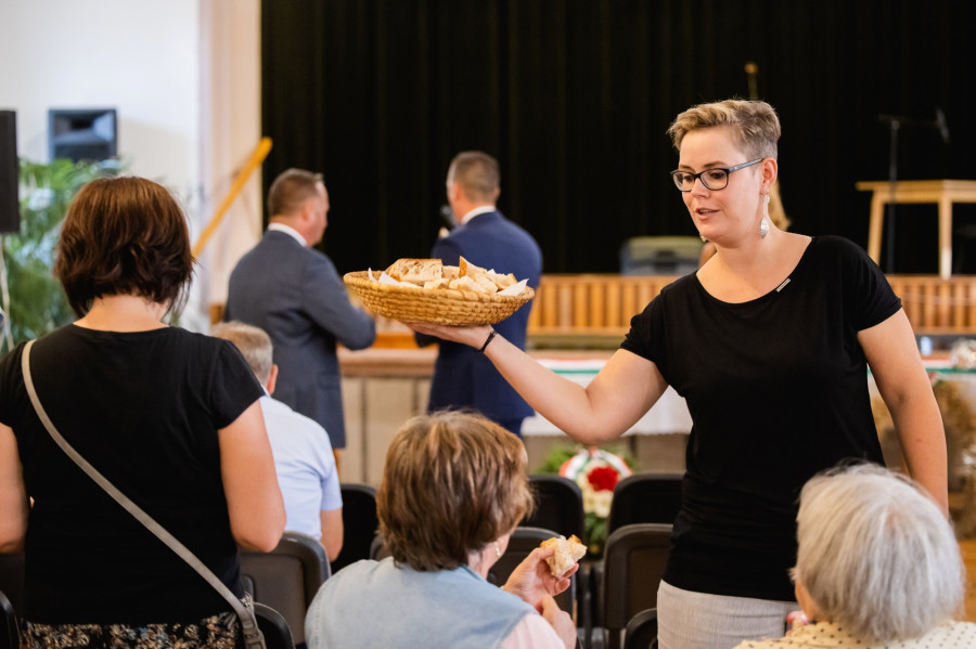 Mindenkinek jutott az új kenyérből