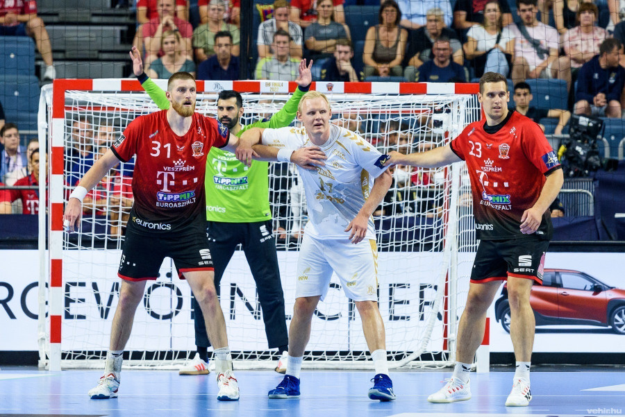 Blagotinsek (31-es mezben) a tervezettnél korábban távozik Veszprémből