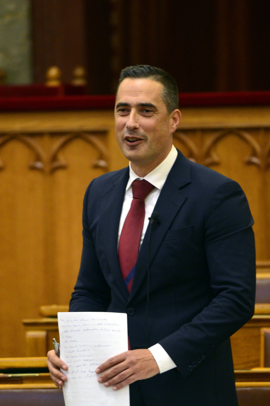 Ovádi Péter, a Fidesz vezérszónoka, az állatvédelmi cselekvési terv kidolgozásáért és végrehajtásáért felelős kormánybiztos felszólal A Közös ügyünk az állatvédelem Alapítvány létrehozásáról szóló törvényjavaslat általános vitájában az Országgyűlés plenáris ülésén 2022. október 4-én. MTI/Kovács Attila