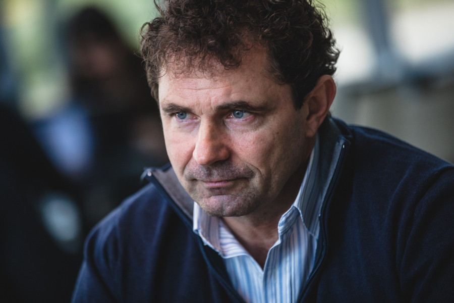 Szabó Péter: A fennmaradásunk a szakadék szélére sodródhat