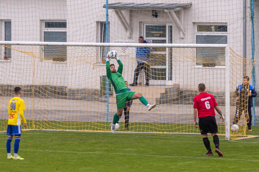 A Pápa 2-0-ra nyert a vendég Várpalota ellen (galéria a cikk alján)