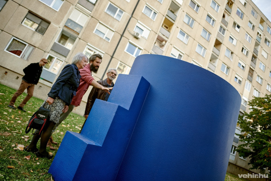 A "Medence" nevű alkotás