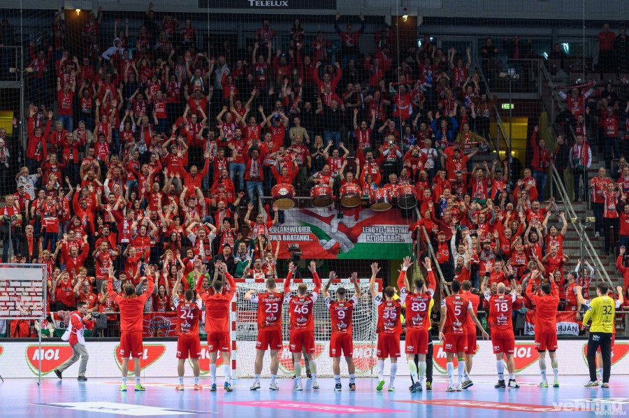 A szurkolók ezúttal is támogatni fogják a csapatot (archív fénykép)