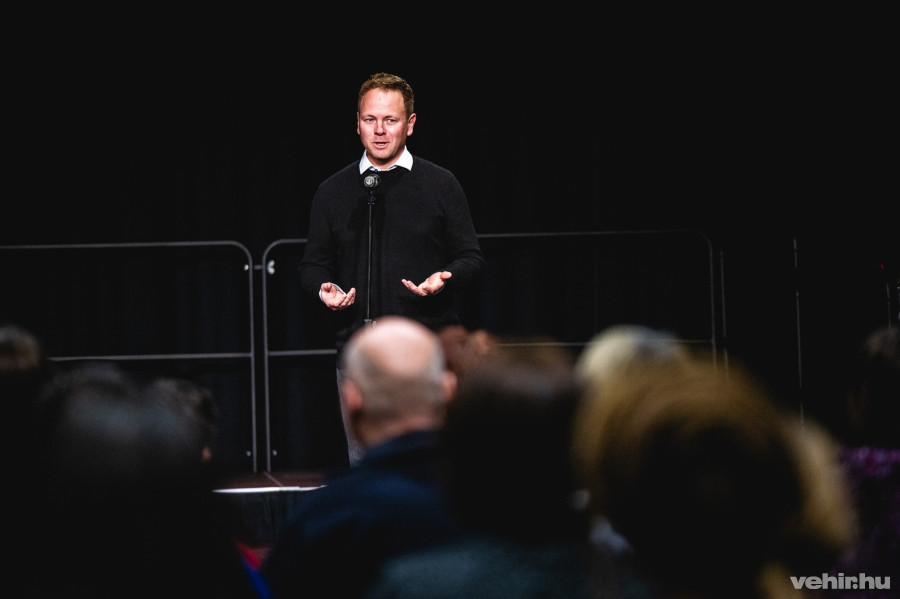 Csík Richárd festőművész