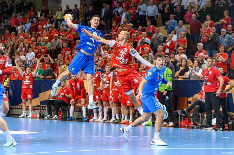 Fazekas Gergő (a kép jobb oldalán) sok örömet okozhat még a veszprémi szurkolóknak