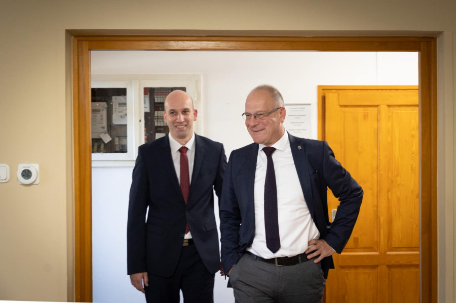 Takács Péter, Monostorapáti polgármestere és Navracsics Tibor a találkozón