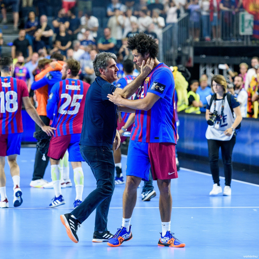Thiagus Petrus (22-es mezben) a Barca után a Veszprémmel is BL-t nyerne - archív fotó