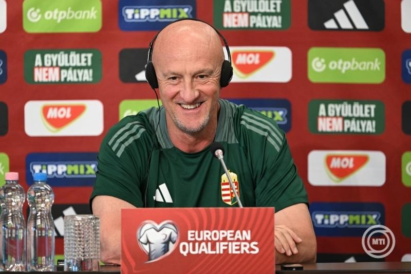 Marco Rossi szövetségi kapitány a magyar labdarúgó-válogatott sajtótájékoztatóján az MLSZ Telki Edzőközpontjában 2025. június 5-én. A magyar csapat június 6-án Svédország válogatottját fogadja a Puskás Arénában, négy nappal később pedig Azerbajdzsán együttese ellen Bakuban lép pályára. MTI/Illyés Tibor