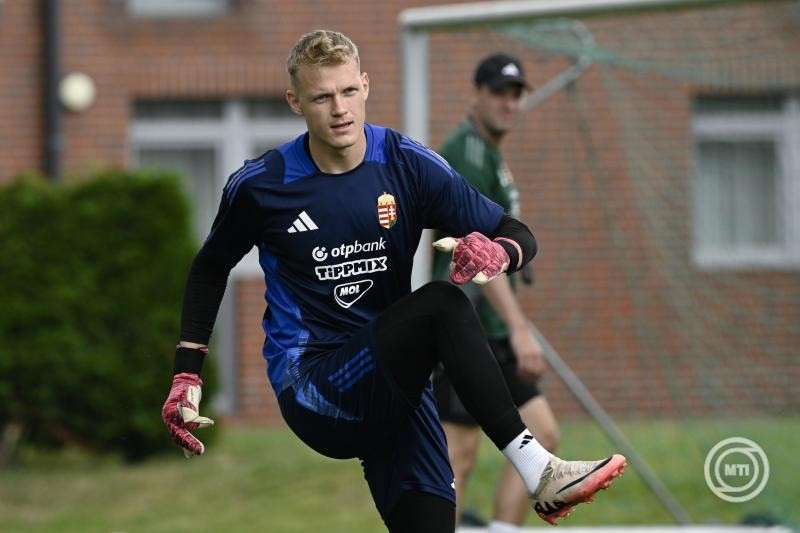 Tóth Balázs a magyar labdarúgó-válogatott edzésén az MLSZ Telki Edzőközpontjában 2025. június 3-án. A magyar csapat június 6-án Svédország válogatottját fogadja a Puskás Arénában, négy nappal később pedig Azerbajdzsán együttese ellen Bakuban lép pályára. MTI/Koszticsák Szilárd