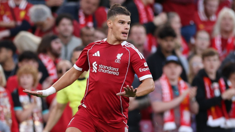 Kerkez Milos, a Liverpool játékosa a Liverpool-Athletic Bilbao felkészülési labdarúgó-mérkõzésen a liverpooli Anfield Road-i Stadionban 2025. augusztus 4-én. A találkozót a liverpooli együttes nyerte 3-2-re. MTI/EPA/Adam Vaughan