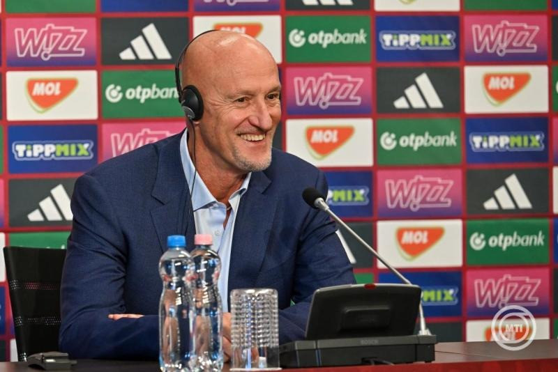 Marco Rossi szövetségi kapitány a magyar labdarúgó-válogatott sajtótájékoztatóján az MLSZ Telki Edzőközpontjában 2025. augusztus 26-án. A magyar válogatott szeptember 6-án Írország ellen lép pályára Dublinban, három nappal később pedig Portugália együttesét fogadja a Puskás Arénában. MTI/Illyés Tibor