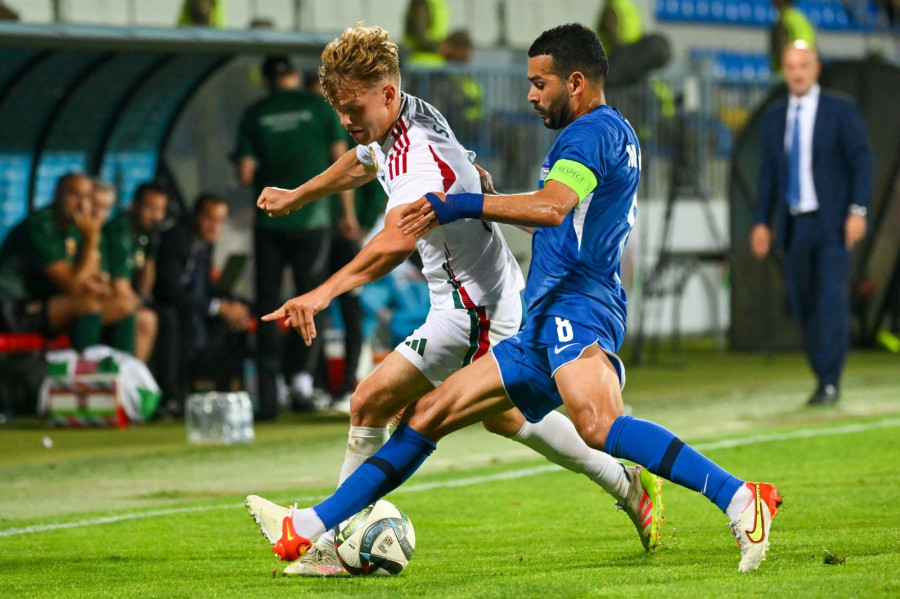 Schäfer András (b) és az azeri Emin Makhmudov az Azerbajdzsán - Magyarország barátságos labdarúgó-mérkõzésen Bakuban, a Dalga Arenában 2025. június 10-én. MTI/Czeglédi Zsolt