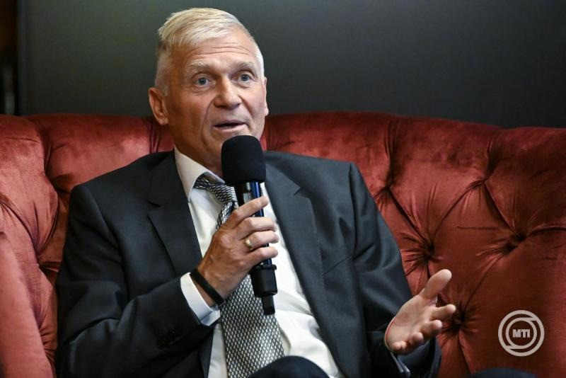 Détári Lajos hatvanegyszeres válogatott, hétszeres világválogatott labdarúgó, az esemény nagykövete a Nemzeti Sport Gála beharangozó sajtótájékoztatóján a Magyar Állami Operaházban 2025. szeptember 17-én. Január 12-én rendezik meg az Év sportolója díjátadó ünnepséget, amelynek új elnevezése Nemzeti Sport Gála, s amelyre ezúttal is a Magyar Állami Operaházban kerül sor. MTI/Hegedüs Róbert