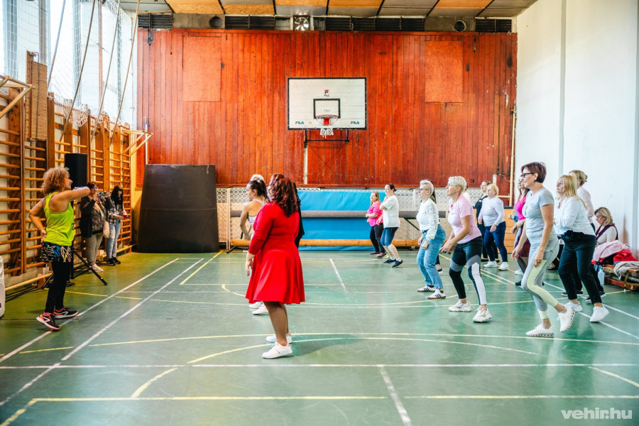 Közös zumbával hangolódtak a napra az édesanyák