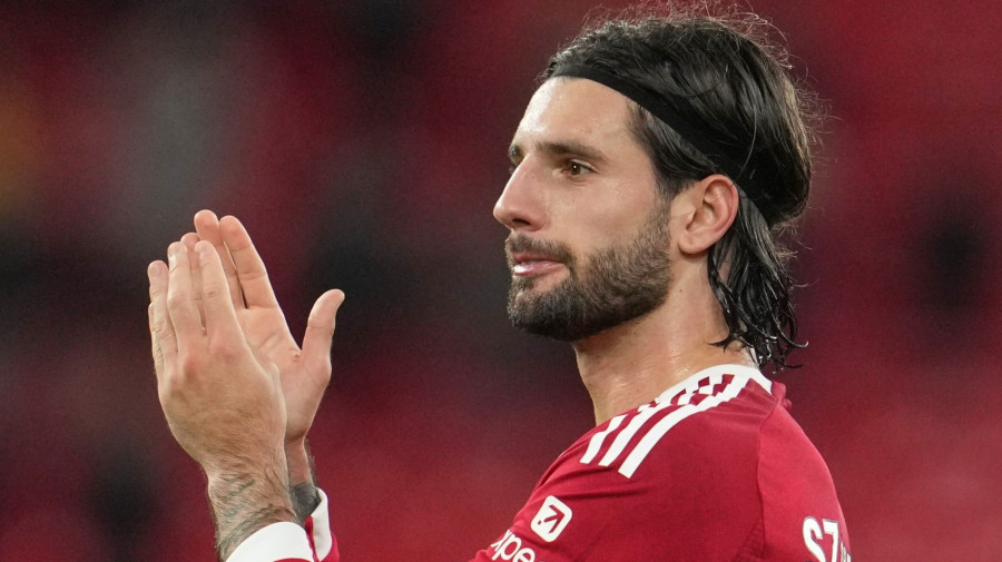 Szoboszlai Dominik, a Liverpool játékosa, miután a csapata 2-0-ra győzött az angol első osztályú labdarúgó-bajnokság Liverpool-Aston Villa mérkőzésén a liverpooli Anfield Road-i Stadionban 2025. november 1-jén. MTI/AP/Jon Super