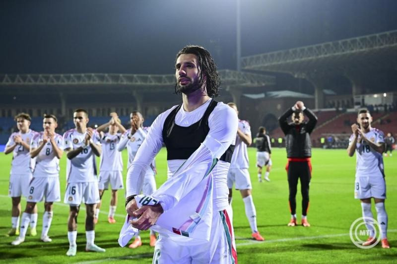 Szoboszlai Dominik ünnepel csapattársaival, miután világbajnoki selejtező mérkőzésen 1-0-ra nyertek Örményország ellen a jereváni Szargszján Köztársasági Stadionban 2025. november 13-án. MTI/Czeglédi Zsolt