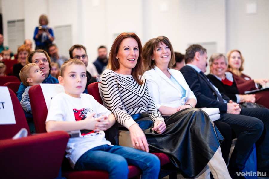 Sótonyi Mónika alpolgármester