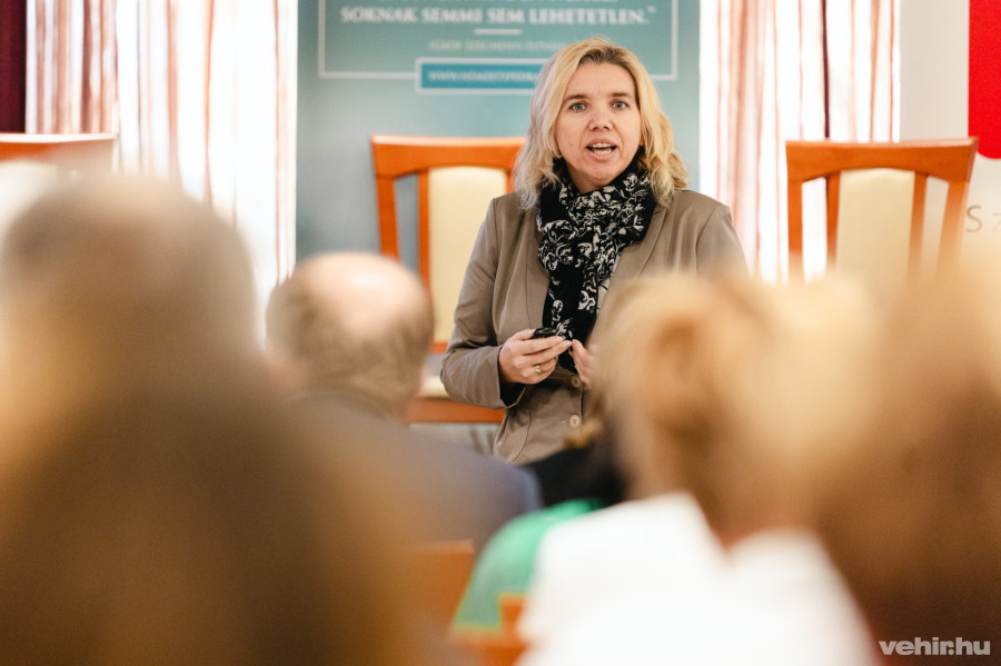 Kövesdi Anett, a Veszprémi Szakképzési Centrum főigazgatója