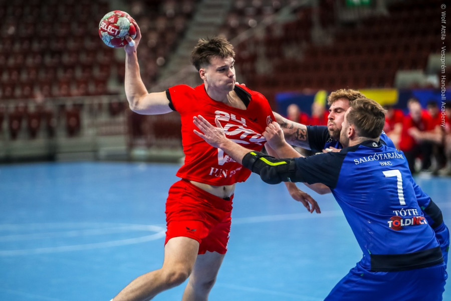 Nagy küzdelemben maradt alul a Tombor-csapat - Fotó: Wolf Attila - veszpremhandballacademy.hu (archív)