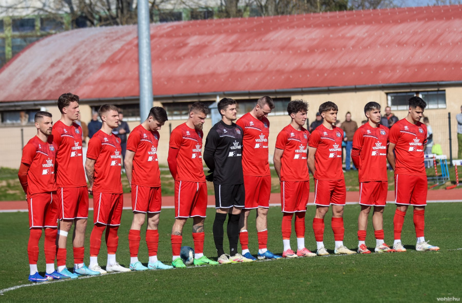 Bizonyítana a Veszprém (archív fénykép)