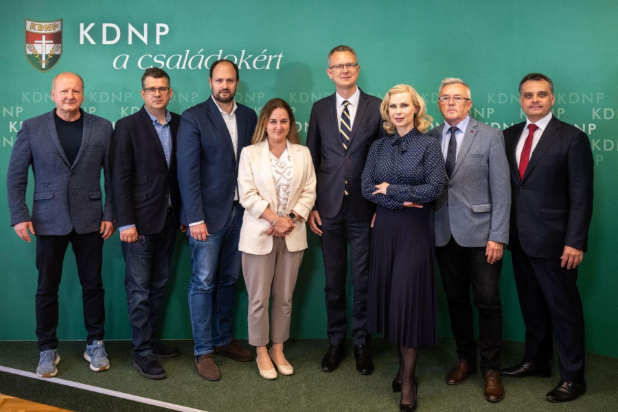 A KDNP frakciója. (Fotó: Rétvári Bence / Facebook)