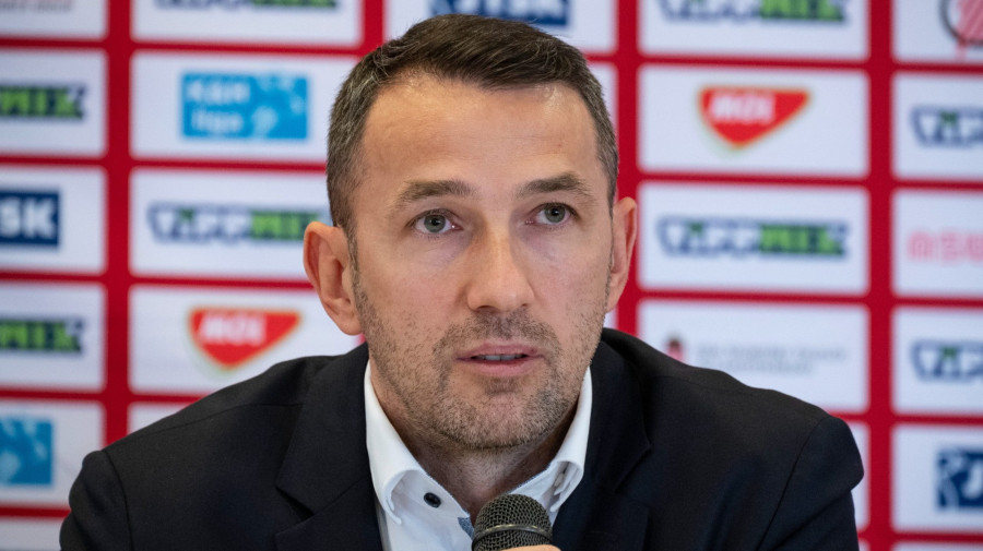 Ilyés Ferenc, az MKSZ elnöke a Magyar Kézilabda Szövetség (MKSZ) sajtótájékoztatóján az Aquaworld Resort Budapest szállodában 2024. november 25-én. MTI/Szigetváry Zsolt