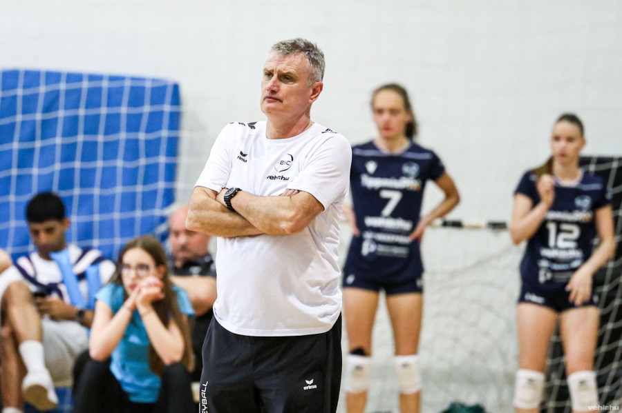 Marad Veszprémben a sikeredző