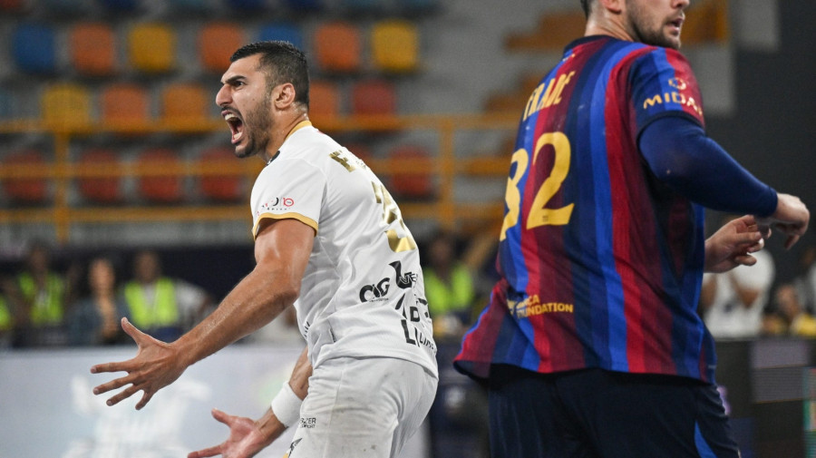 Jehia el-Dera, a One Veszprém HC játékosa a férfi kézilabda klubvilágbajnokság döntőjének One Veszprém HC-Barcelona mérkőzésén az egyiptomi Új Közigazgatási Fővárosban 2026. október 1-jén. MTI/EPA/Mohamed Hosszam