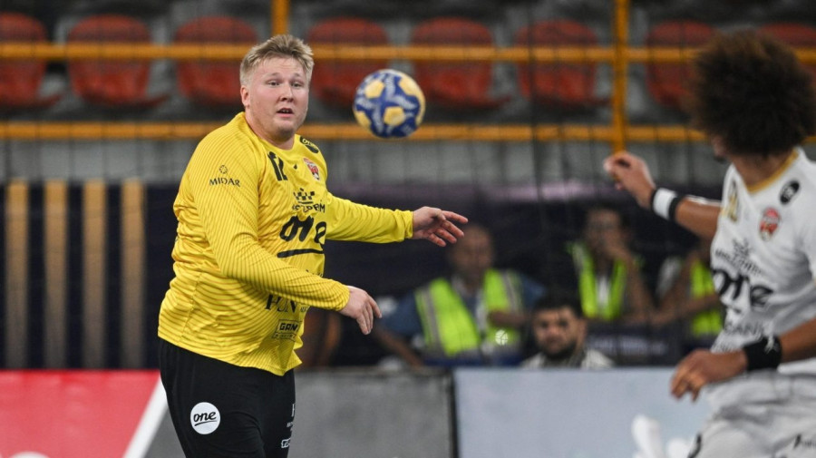 Emil Nielsen, a One Veszprém HC kapusa a férfi kézilabda klubvilágbajnokság döntőjének One Veszprém HC-Barcelona mérkőzésén az egyiptomi Új Közigazgatási Fővárosban 2026. október 1-jén. MTI/EPA/Mohamed Hosszam