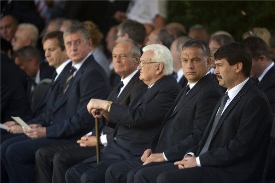 Bajnai Gordon, Gyurcsány Ferenc, Medgyessy Péter, Boross Péter és Orbán Viktor miniszterelnökök, Áder János államfő (mti-fotó)