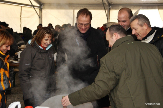 A győztes csapat itt még csak az előkészületeknél tartott