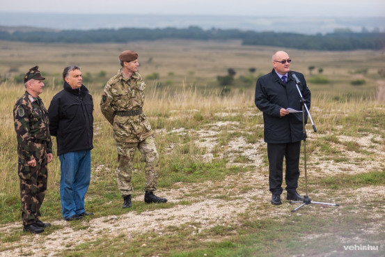 Hende Csaba<br>A galéria megtekintéséhez kattintson a képre