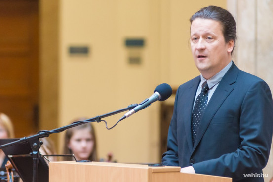 galériánkért kattintson a képre!