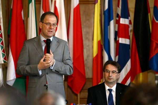 Dr. Navracsics Tibor