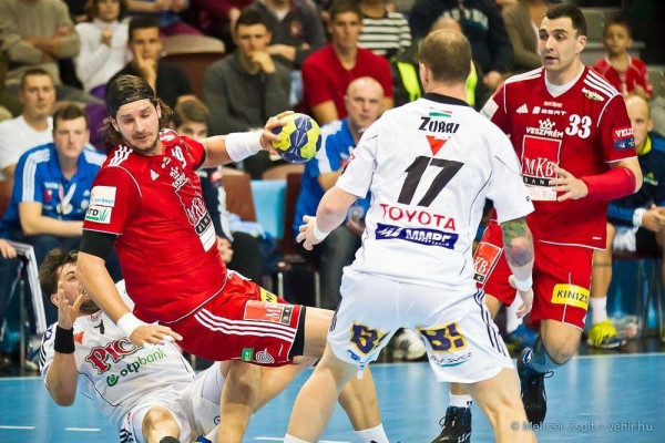 Először Veszprémben