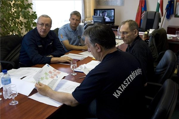 Orbán Viktor Győrben kezdte a napot (mti-fotó)