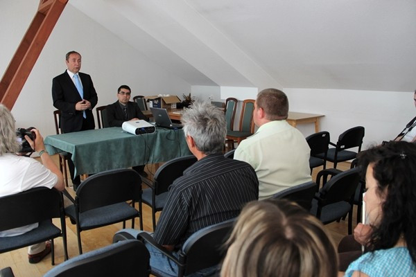 Dr. Kovács Zoltán köszönti a meghívottakat