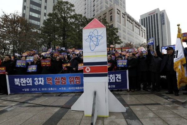Kínában civilek tiltakoztak a koreai atomprogram ellen