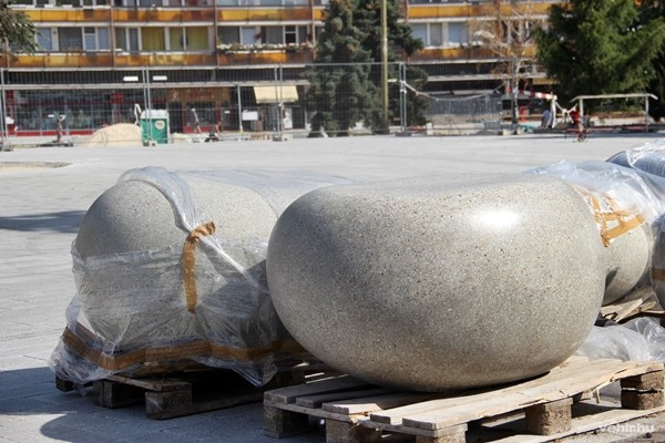 Lesznek nagyobb kövek is