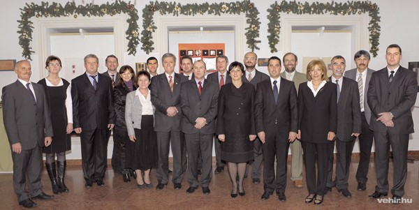 A képviselő-testület 2011 decemberében (forrás: veszprem.hu)