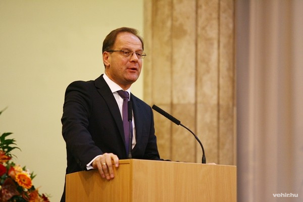 dr. Navracsics Tibor