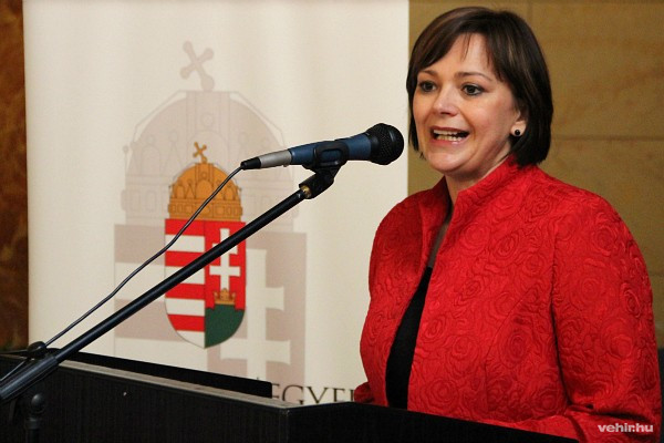 dr. Vadlek Krisztina