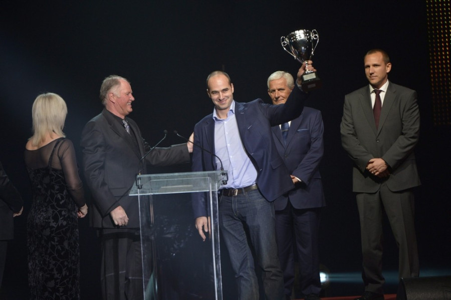 A 2013-as év női sportolója, Hosszú Katinka világbajnok úszó, férjével, edzőjével, Shane Tusuppal, az év edzőjével a Sportcsillagok Gálaestjén a budapesti Syma Rendezvény és Kongresszusi Központban 2013. december 19-én. MTI Fotó: Beliczay László