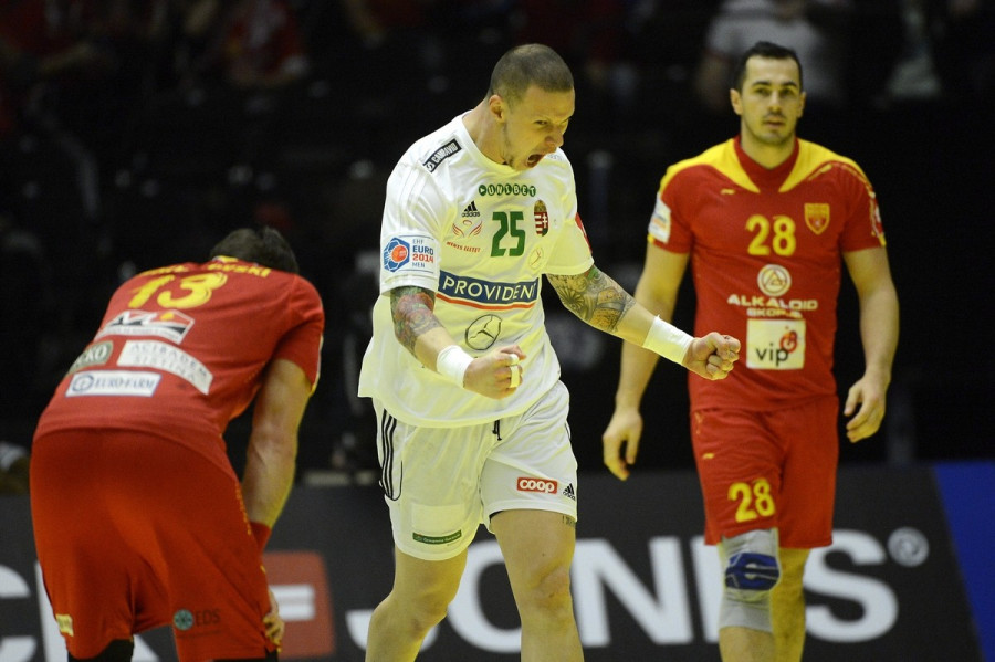 Zubai Szabolcs örül egy gólnak a Dániában zajló férfi kézilabda Európa-bajnokság középdöntőjének első fordulójában játszott Macedónia - Magyarország mérkőzésen, a herningi Boxenben, 2014. január 18-án. A meccset a magyar válogatott 31-25-re megnyerte. MTI Fotó: Kovács Tamás