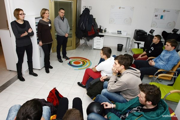 Gyakran tartanak foglalkozásokat az iroda teljes csapatával