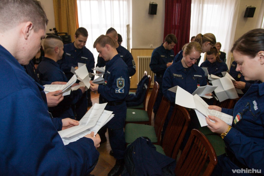 Kézben a kinevezési parancs